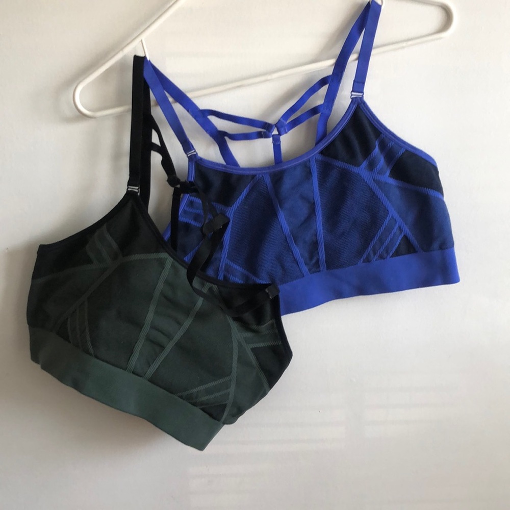 2 sports bras